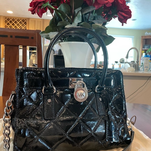 NEW Michael Kors quilted patent leather shoulder/tote bag NWOT. - Picture 9 of 12